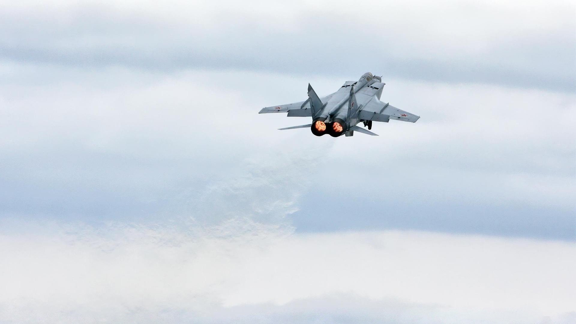 开云入口-火箭封闭集训加入模拟裁判提升比赛节奏感，火箭试训中锋