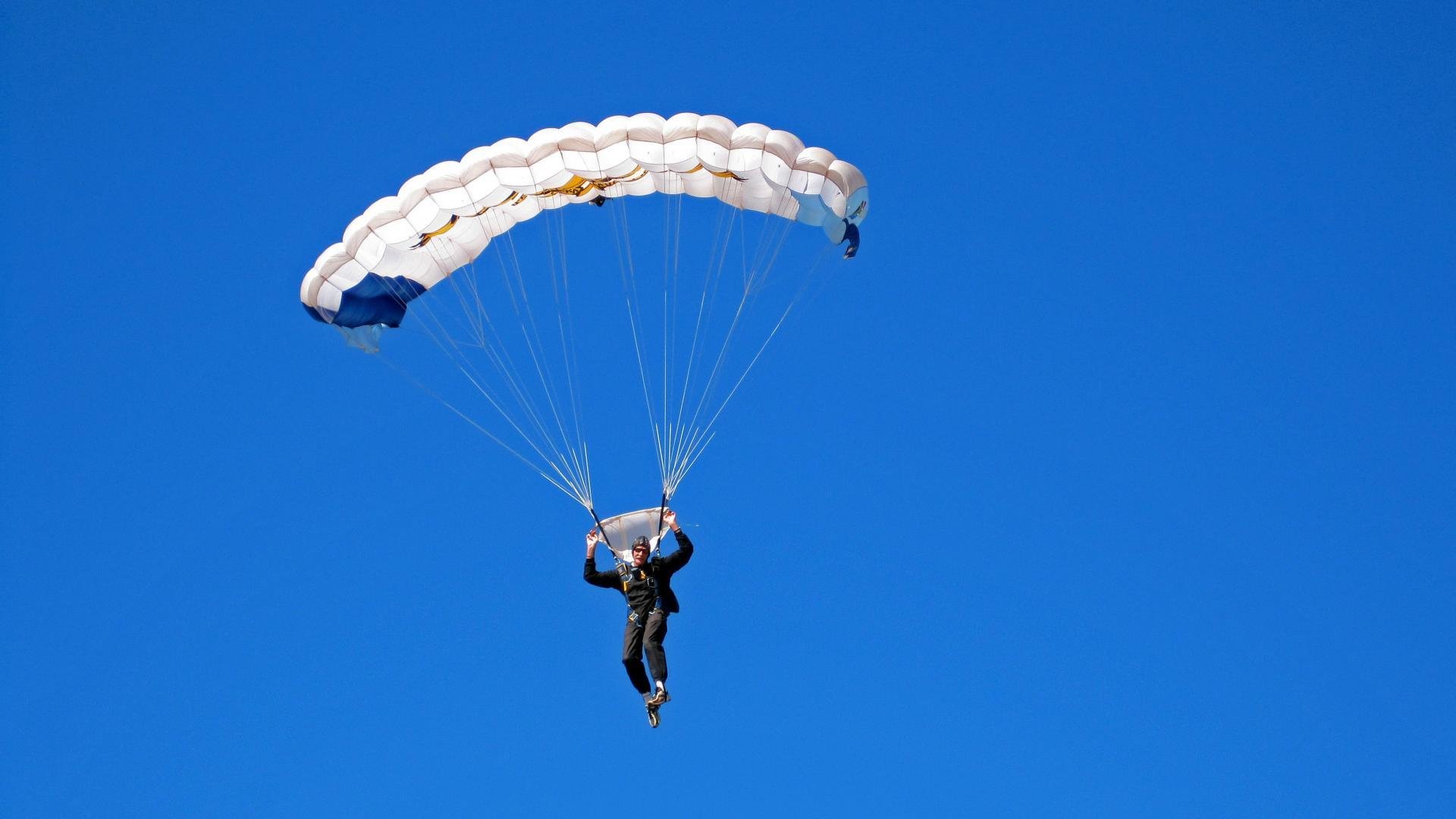 Kaiyun(中国)开云-传统民间竞技：拔河比赛热血来袭，正规拔河比赛视频教程